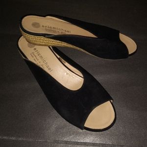 ERIC MICHAEL black leather slide shoes 7.